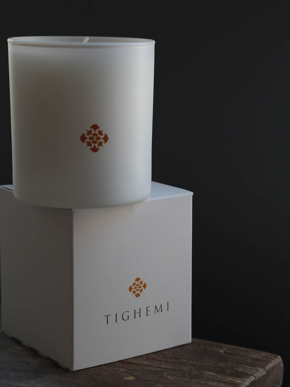 Tighemi Signature Sandalwood and Cardamom Scented Candle